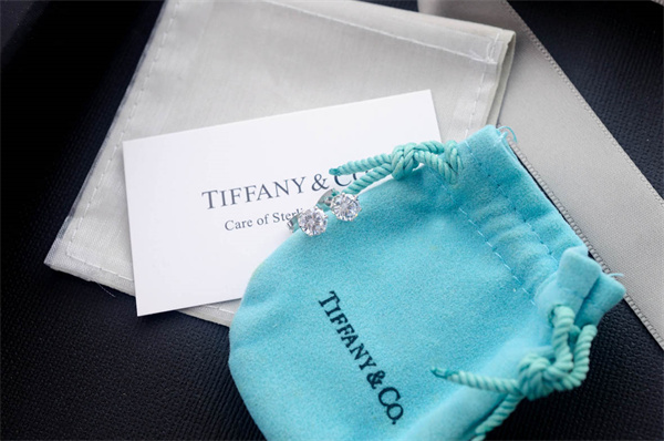 Tiffany Earrings 002